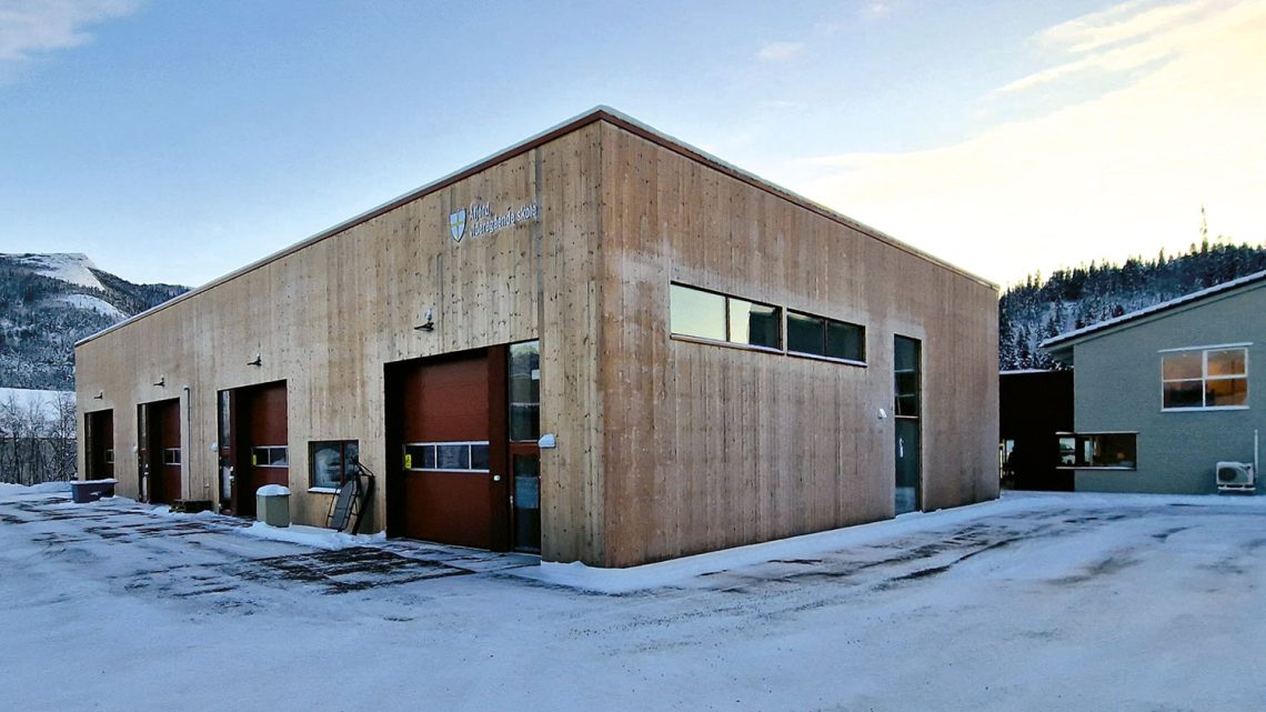 Holzbau Schule Afjord Norwegen – moderne Architektur von MEGANT & LUSPARken Architects mit KNAPP Verbindungssystemen