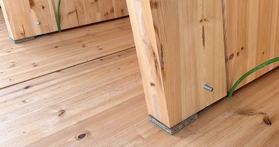 Detalle de unión estructural en madera con conectores KNAPP en el Pabellón Viajero