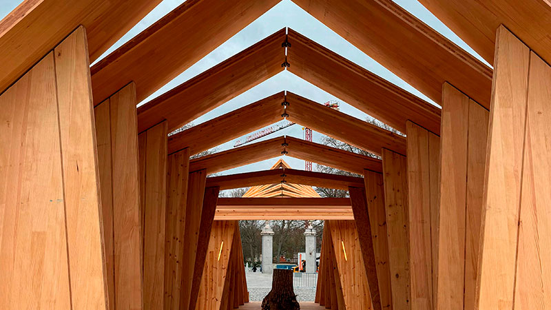 Modularer Holzpavillon „Pabellón Viajero“ mit innovativer Tragstruktur, gebaut mit KNAPP WALCO V und WALCO Bolt Verbindungssystemen für modernen Holzbau.