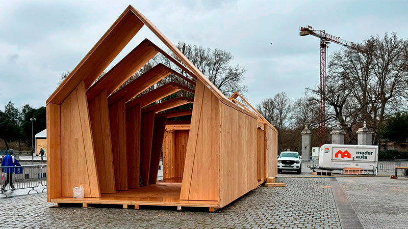 Modularer Holzpavillon „Pabellón Viajero“ mit innovativer Tragstruktur, gebaut mit KNAPP WALCO V und WALCO Bolt Verbindungssystemen für modernen Holzbau.